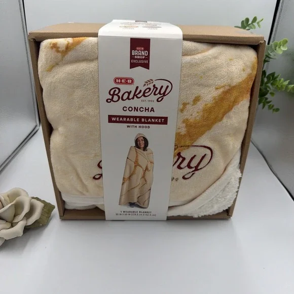 NEW! HEB Bakery Concha W/HEB PIN Blanket w/Hood | Plush Sherpa Lining | 90"x60" - Picture 2 of 6